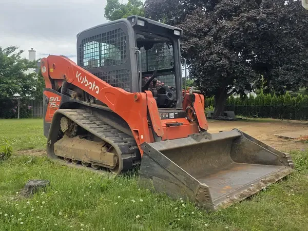 Kubota SVL-75 Track Loader